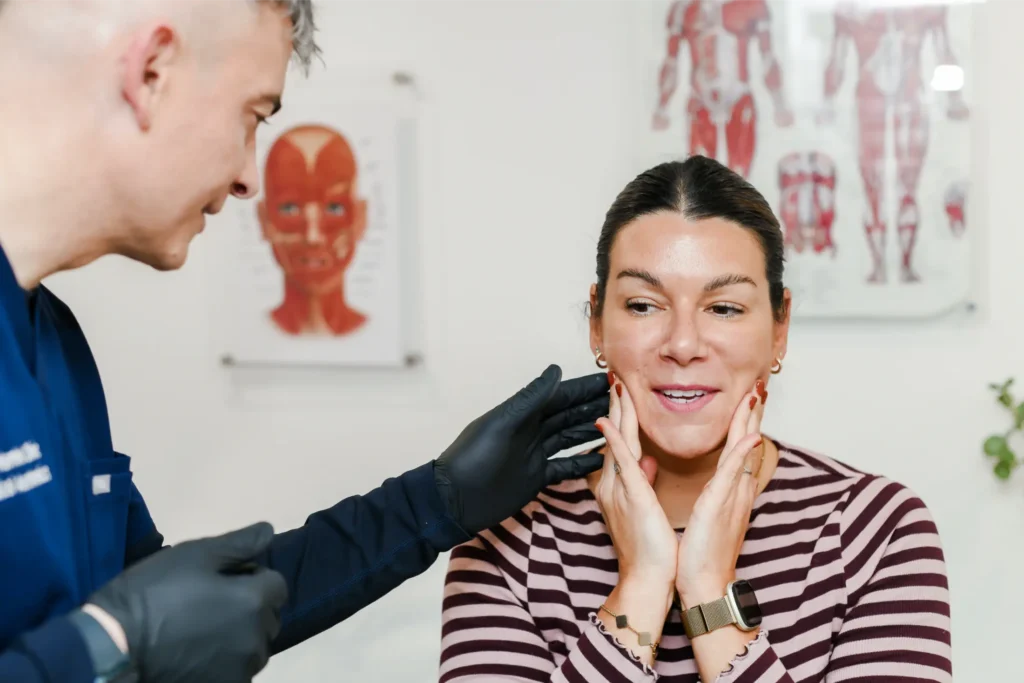 Performing and assessment for jaw clinching
