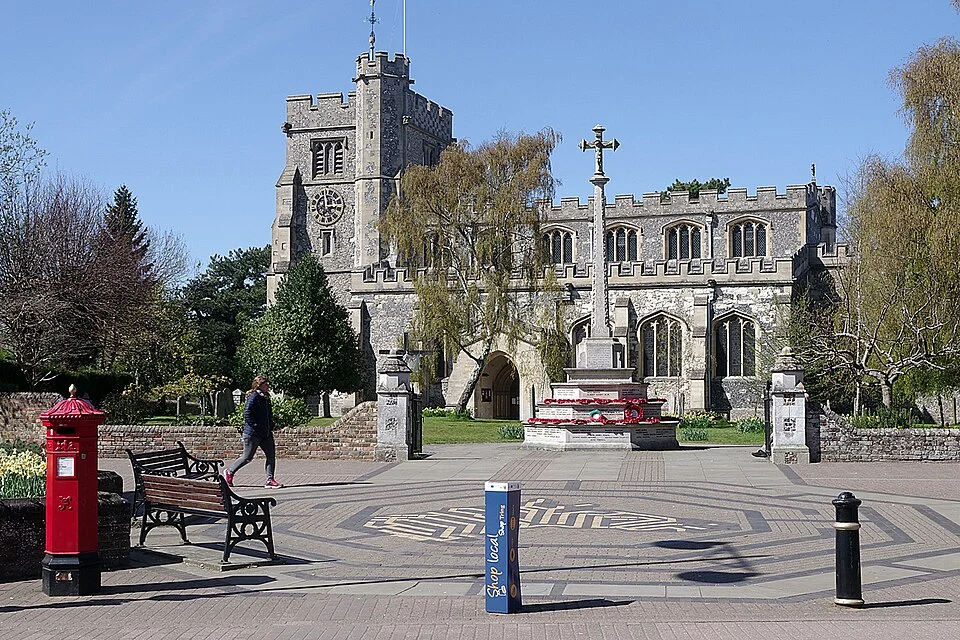 St Peter and St Paul Church in Tring town centre